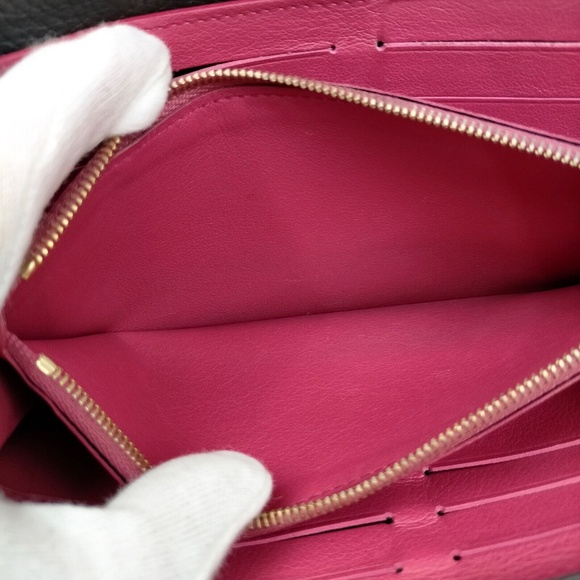 Louis Vuitton Taurillon Noir Capucines Wallet - Picture 7 of 14